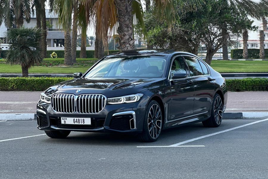 BMW 7er mieten in Dubai