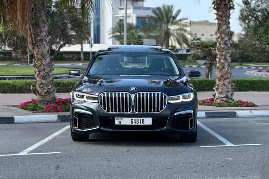 BMW 7er mieten in Dubai