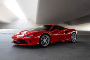 Louez une Ferrari F8 Spider à Dubaï