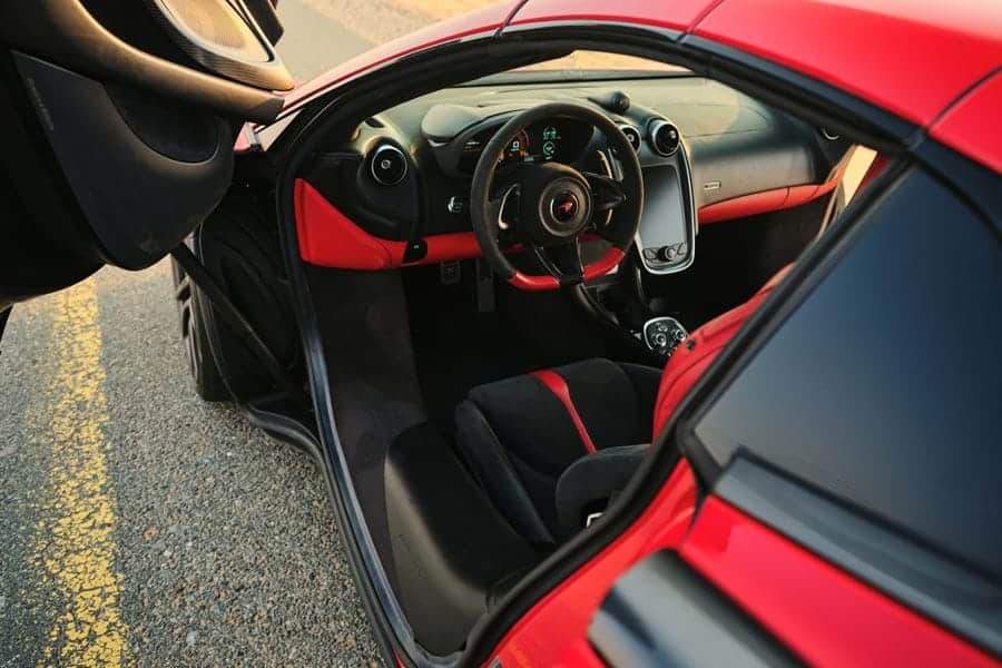 Innenraum des McLaren 570s – Jetzt mieten