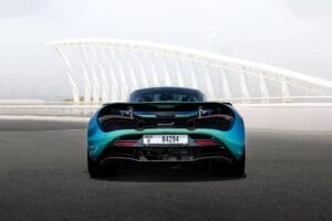 Mieten Sie einen McLaren 720S in Dubai, VAE – Luxus-Sportwagenvermietung