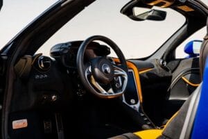 迈凯伦 750S Spider 的内饰
