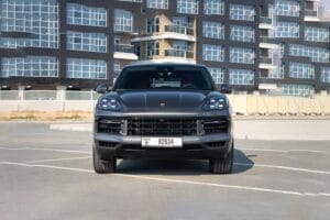 Аренда купе Porsche Cayenne в Дубае