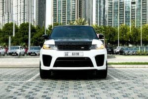Location de Range Rover Sport SVR à Dubaï