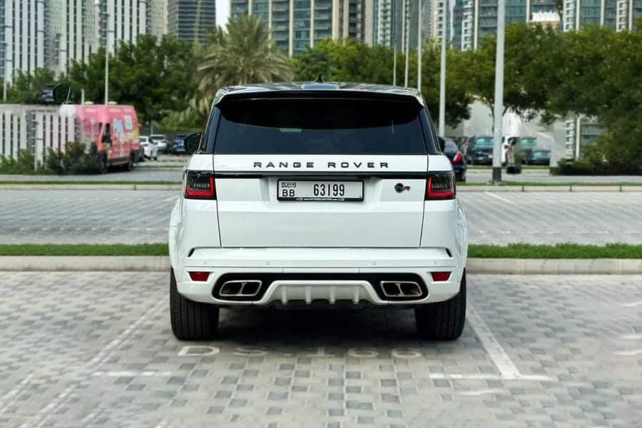 Location de Range Rover Sport SVR à Dubaï