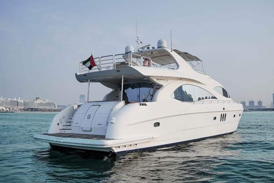 MAJESTY 88 Yacht