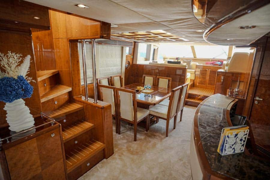 MAJESTY 88 Yacht