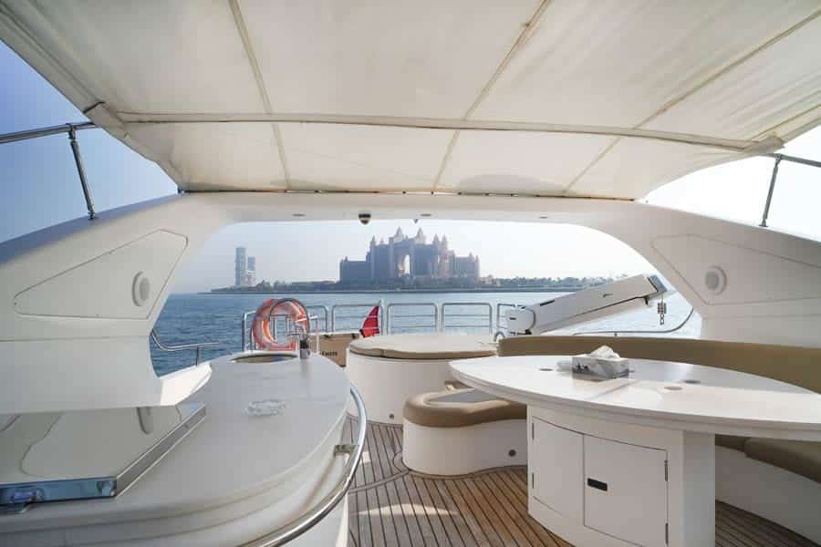 MAJESTY 88 Yacht