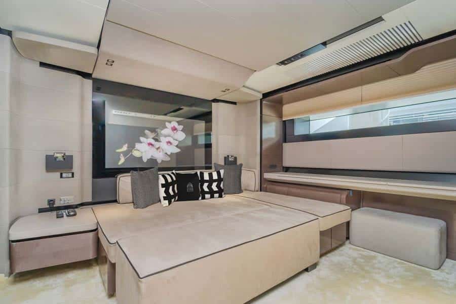 Rent a Yache in Dubai