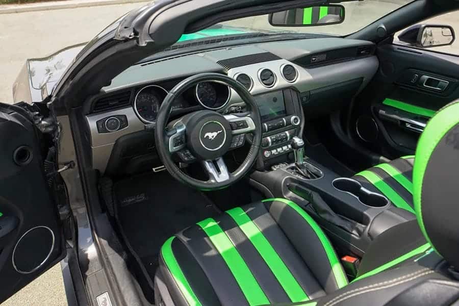 interior Ford mustang