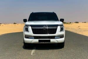 Передняя сторона Nissan Patrol
