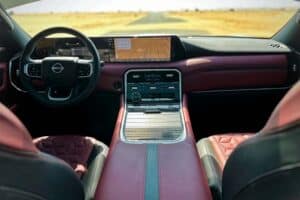 Интерьер Nissan Patrol