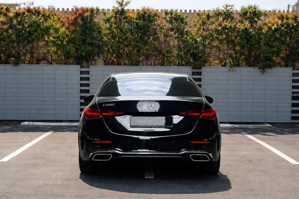 Mercedes C200 mieten in Dubai